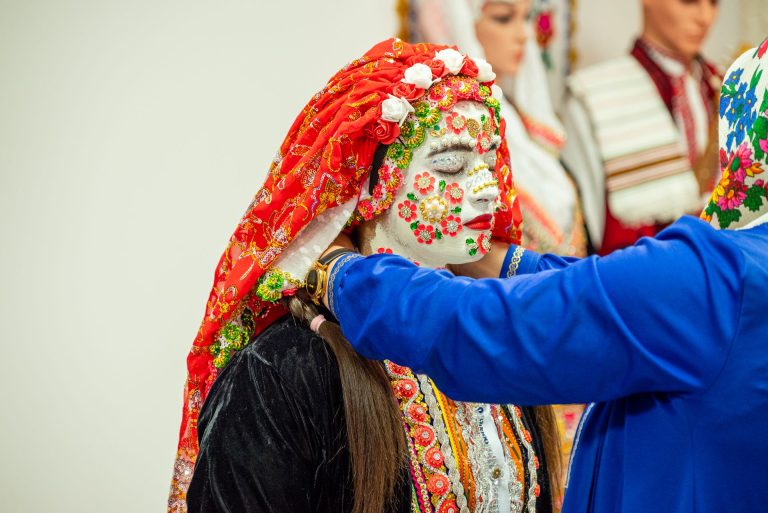 Preparation of the bride from a traditional Ribnovo wedding